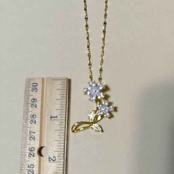 Crystal flower necklace N748 - Picture 4 of 4